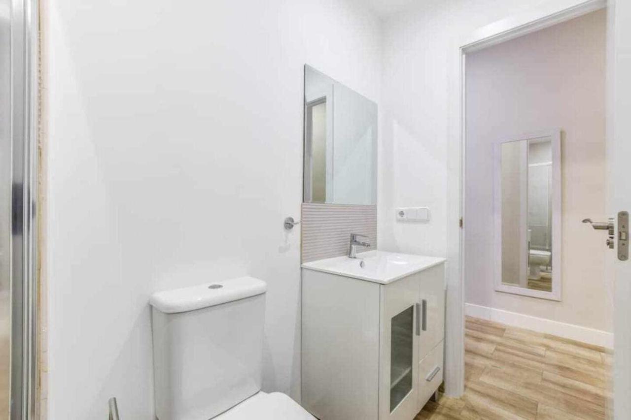 Acogedor Apartamento Entre Sol Gran Via Y Palacio Madrid Exterior foto